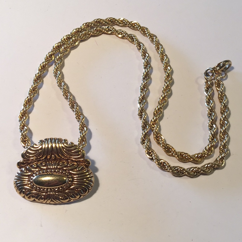 Vintage Premiere Designs gold pendant/necklace